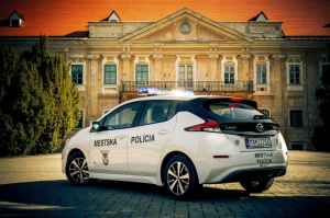Malackí mestskí policajti budú brázdiť cesty v elektromobile